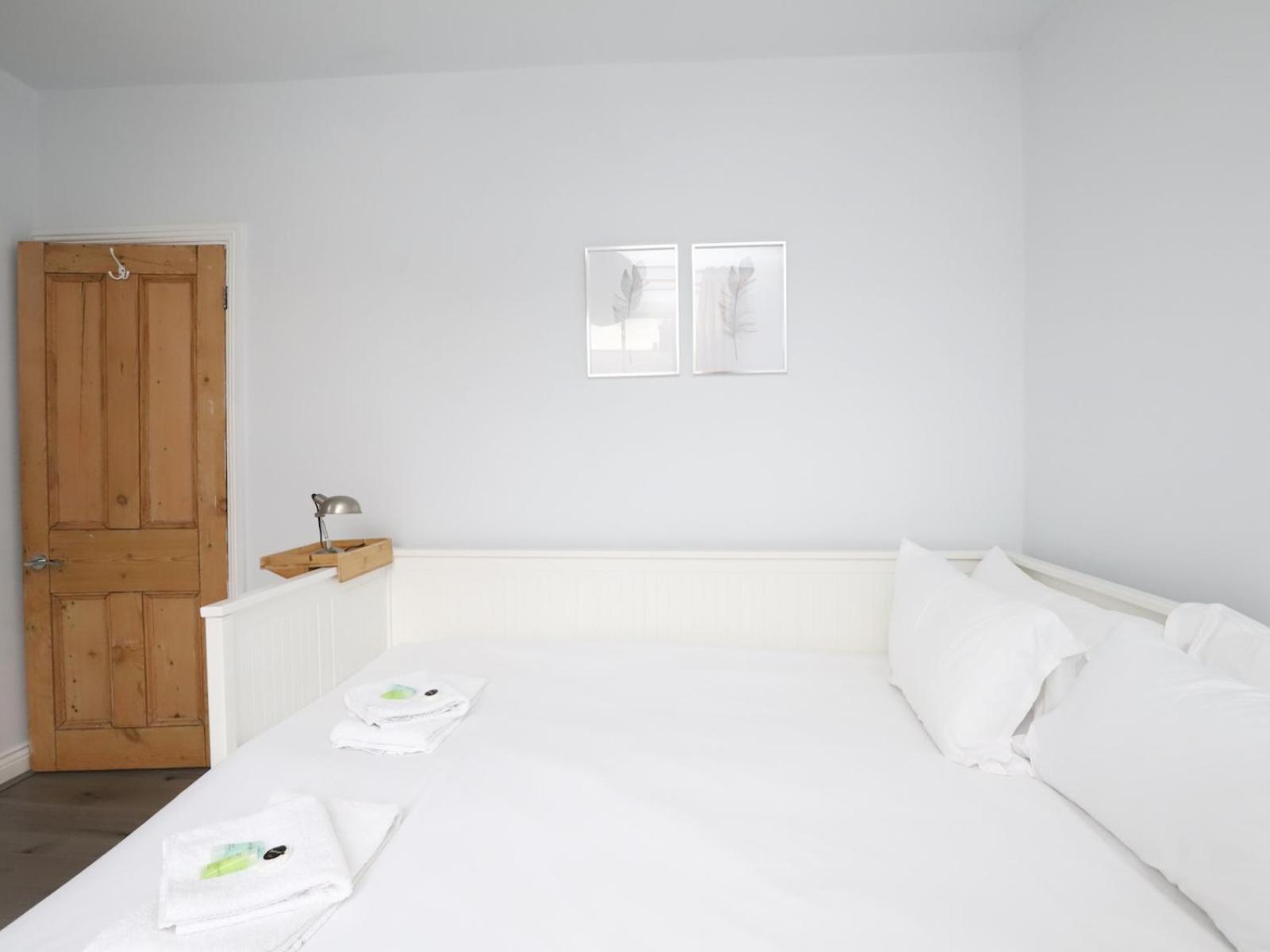Sunny Victorian 2Br Townhouse Oxford Pass The Keys Villa Eksteriør billede